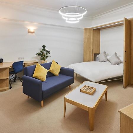 Host & Stay - Thamesview Staines-upon-Thames Bagian luar foto