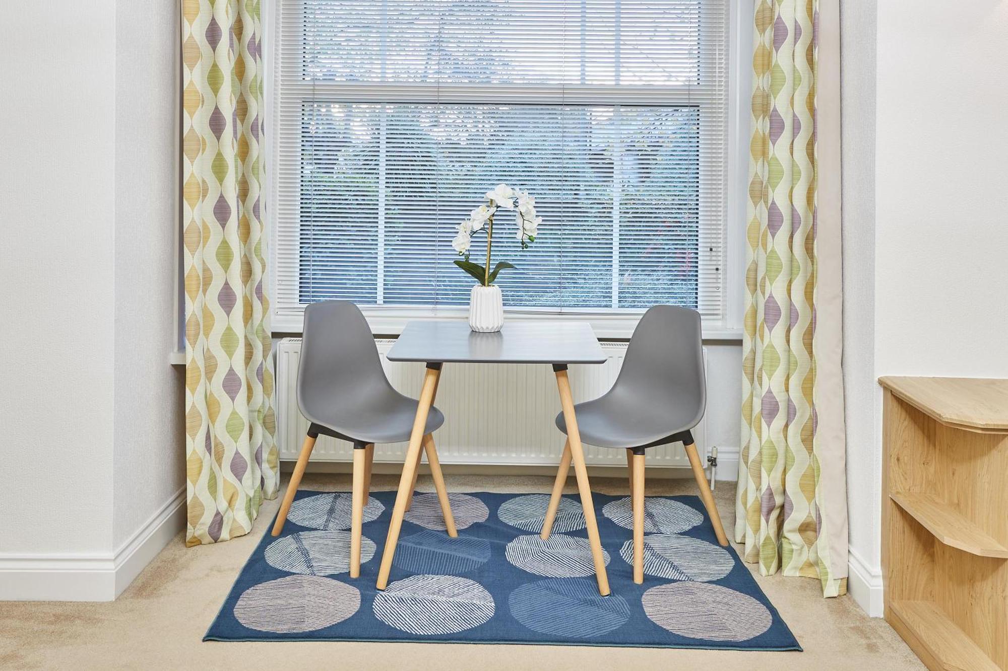 Host & Stay - Thamesview Staines-upon-Thames Bagian luar foto