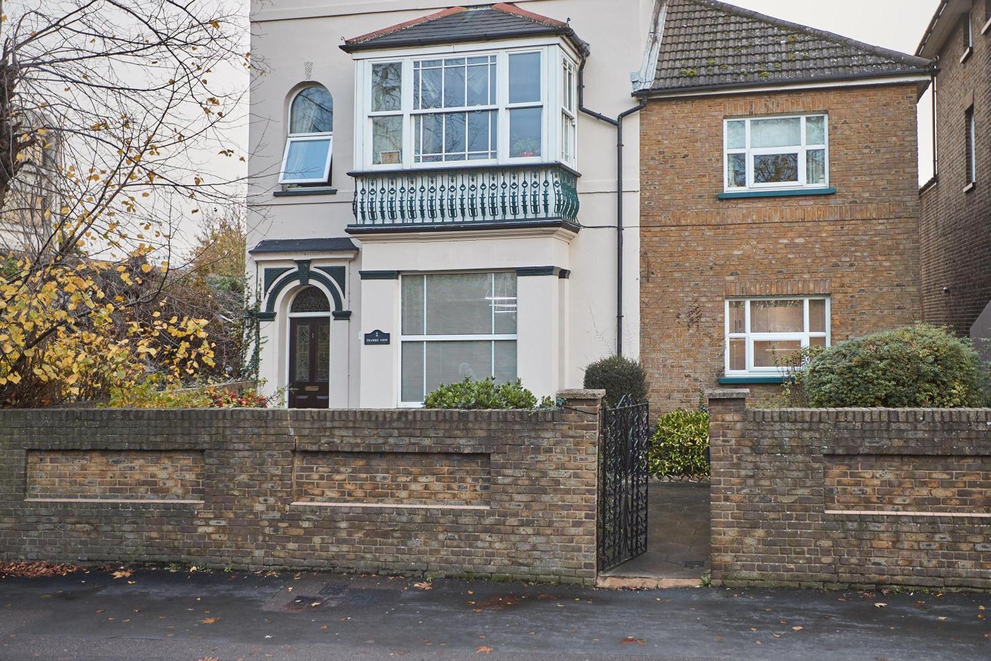 Host & Stay - Thamesview Staines-upon-Thames Bagian luar foto