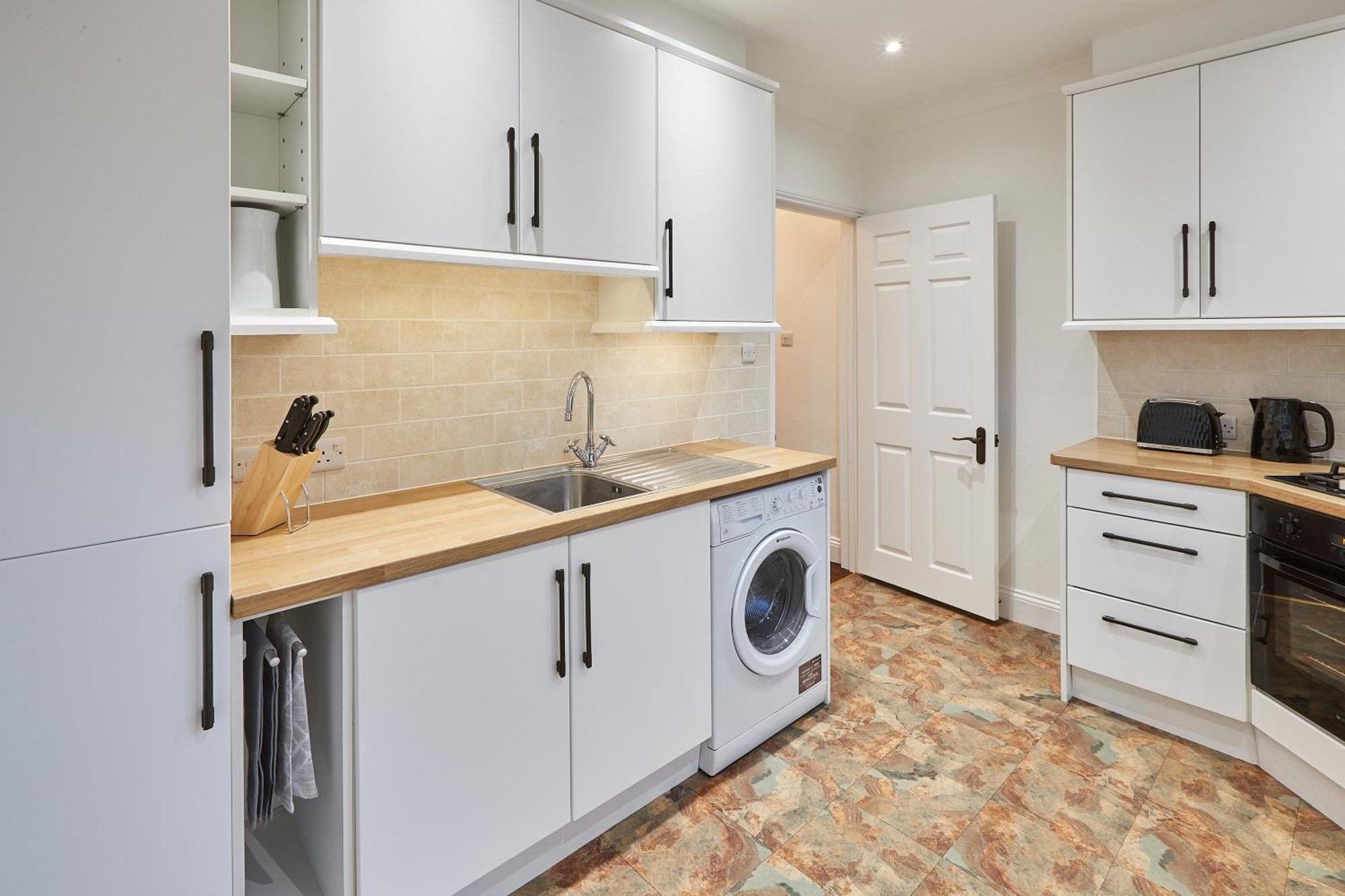 Host & Stay - Thamesview Staines-upon-Thames Bagian luar foto